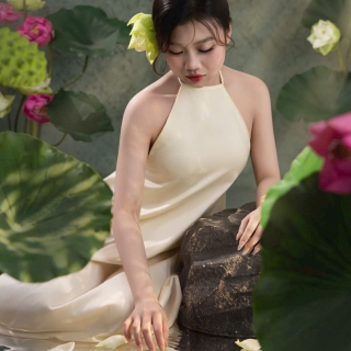 Nàng xinh đẹp, lung linh!