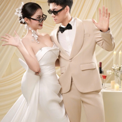 Một bộ ảnh cưới đẹp không chỉ lưu giữ khoảnh khắc mà còn là nơi cất giữ thanh xuân và tình yêu của hai người