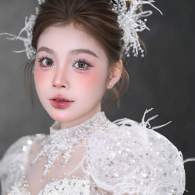 Cô dâu tóc búi - chuẩn mực của sự sang trọng và tinh tế !!!
