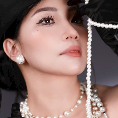 Khách em có gương mặt điện ảnh quá! Mê cái nét đẹp này♥